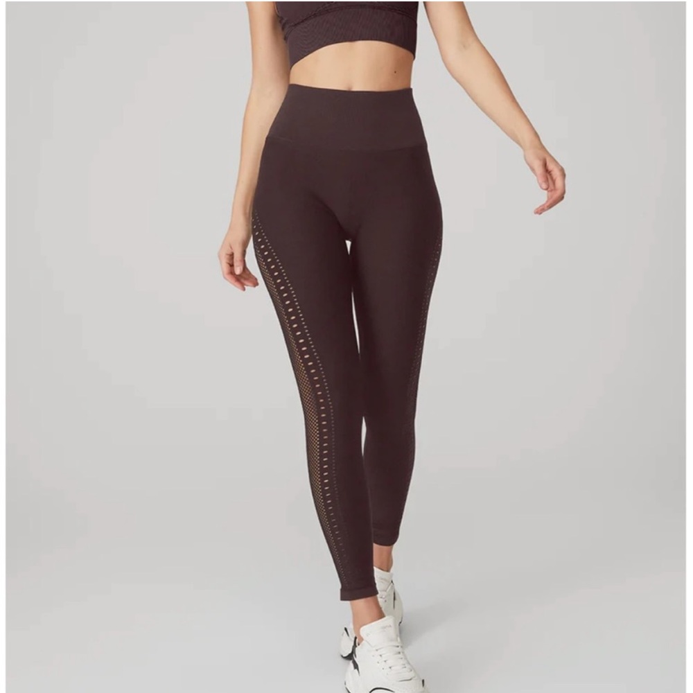Alo Yoga Seamless High-Waist 7/8 Open Air Leggings in Raisin